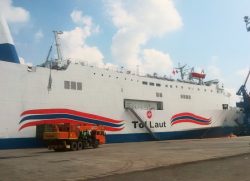 Kapal Ini Tertahan Di Pelabuhan Tanjung Priok